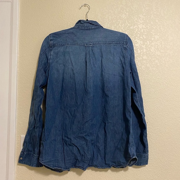 DENIM // button up 💙 - Picture 5 of 5